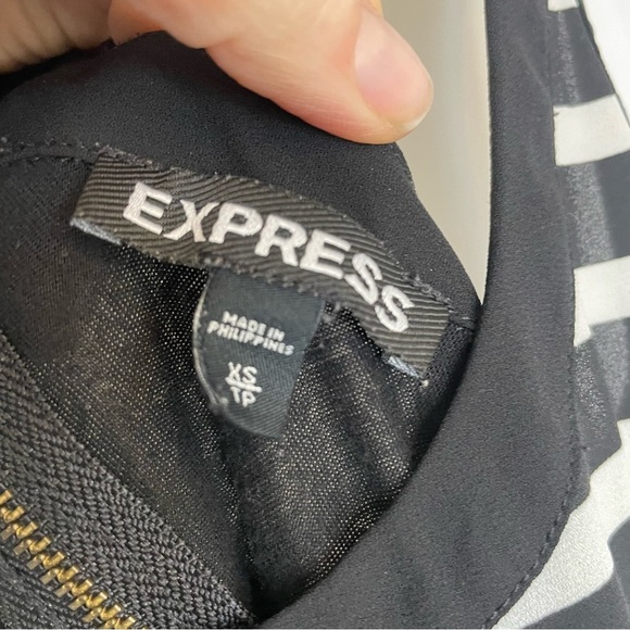 EXPRESS Women’s Black White Stripe Racer Back Zip Up Tank Top Size XS - Picture 4 of 10